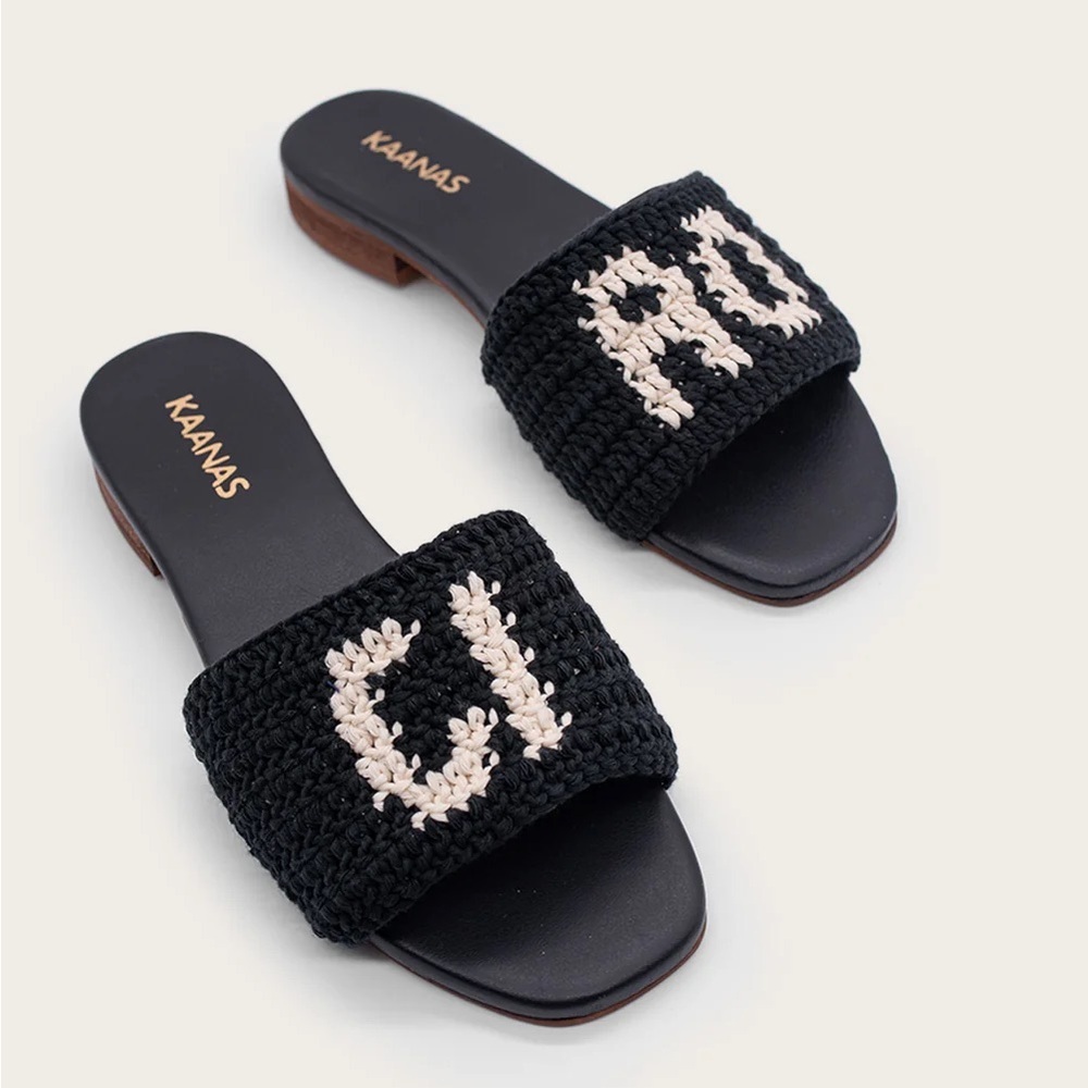 NWT KAANAS Serin Slide Sandals - Black - Size 5